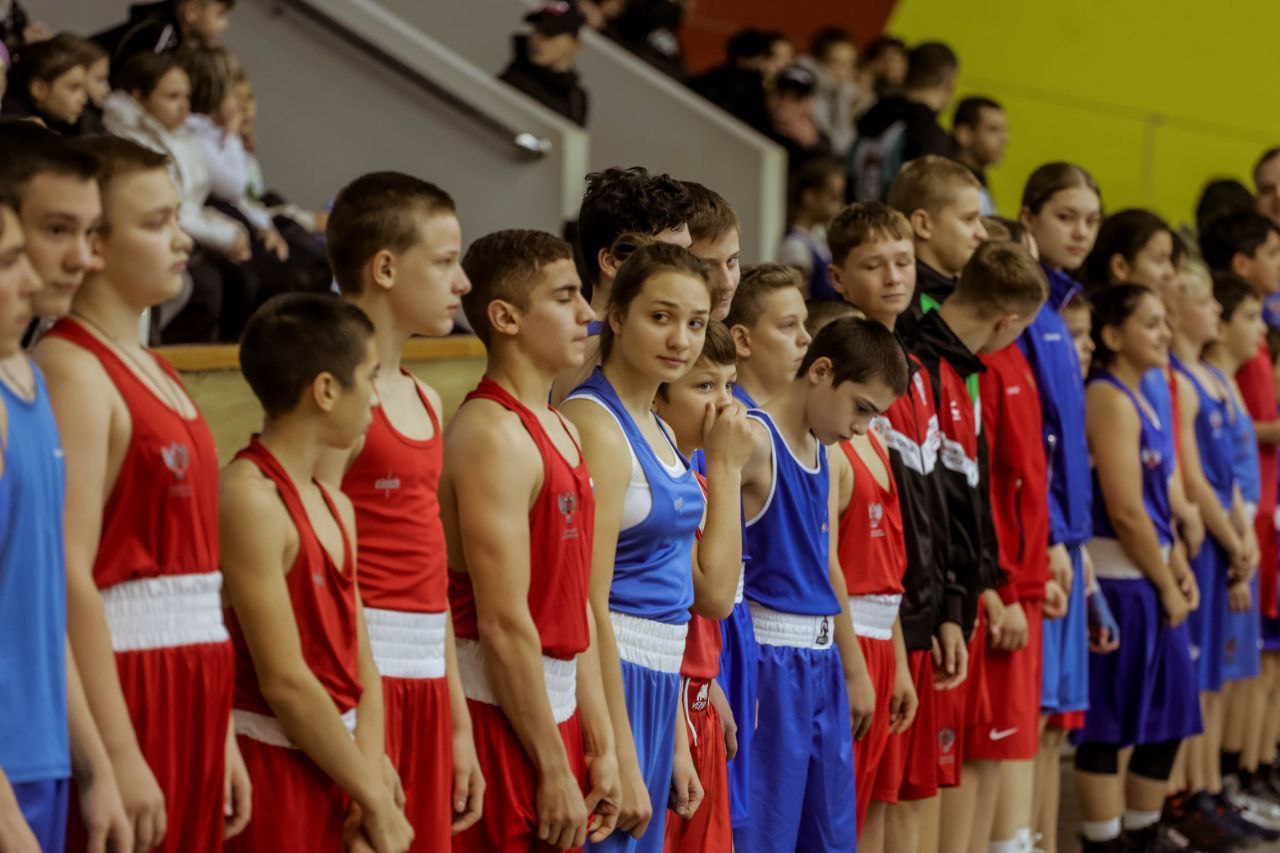 В Невинномысске стартовали соревнования по боксу в поддержку участников СВО.