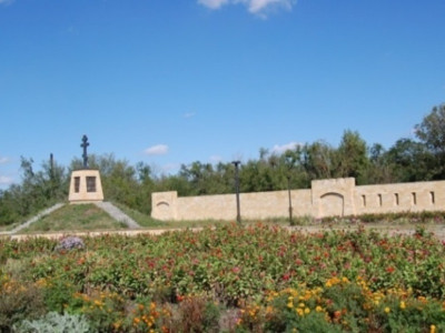 Памятник казакам основателям станицы Невинномысской.